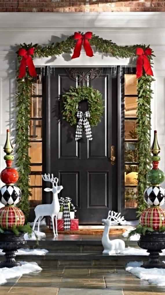 Christmas Door Cover: Discover Best Cover Items For Door On Christmas